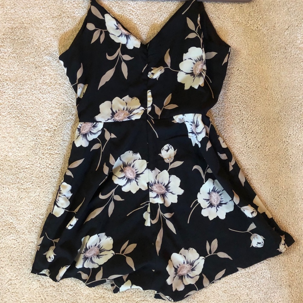 Lulus Romoer - Picture 3 of 3